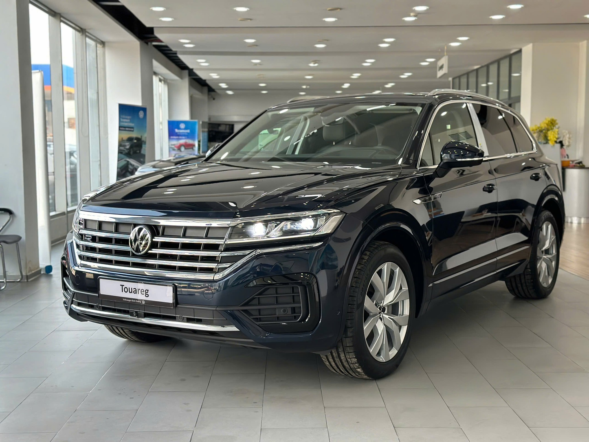 Giá Bán Volkswagen Touareg SUV 5 Chỗ