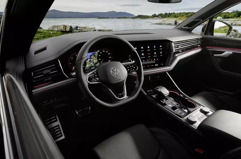 Nội thất của Volkswagen Touareg 2025 bản R-Line.