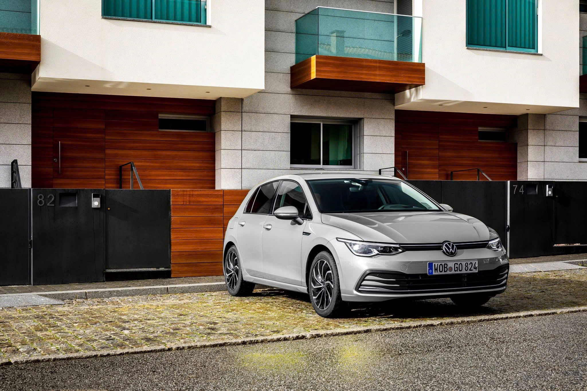 Golf 2.0 GTI - Xe đô thị hiệu năng cao